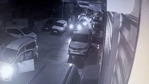 İzmir'de yol kavgasında 22 yaşındaki genç 4 yerinden bıçaklandı