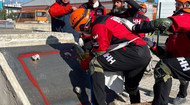 İzmir İHH Arama Kurtarma Ekibi AFAD'da Orta Akredite Oldu  