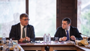 "İzmir'in ana arterlerini yenileyeceğiz"