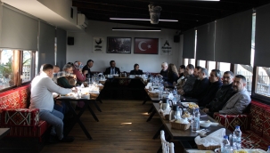 MHP Aliağa İlçe Teşkilatı'ndan Basın Mensuplarına Kahvaltılı Kutlama