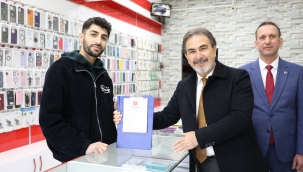 Berat Kandili'nde Yeniden Refah Partisi'nden Lokma Hayrı ve Esnaf Ziyareti