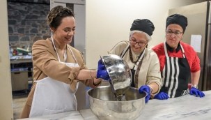 Fransız şeften işitme engellilere pastacılık kursu 