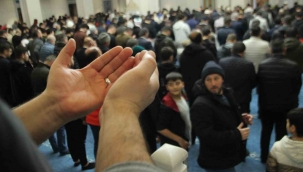 İzmir'de ilk teravih namazı kılındı