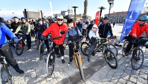 İzmir hafta sonunun tadını Bisikletli Pazar'la çıkarıyor
