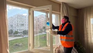 Menemen'de evler tertemiz, yaşlılar mutlu