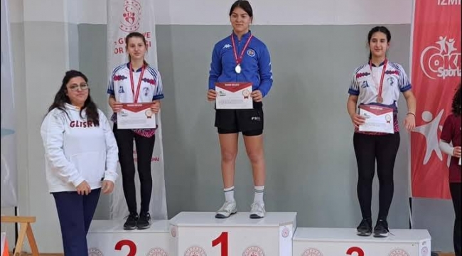 Aliağa Atatürk Ortaokulu'ndan Tam 9 Madalya!"