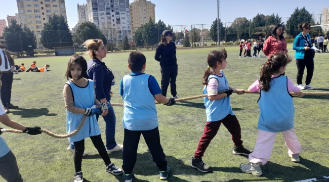 Aliağa'da Gençler Sporla Teknoloji Bağımlılığından Uzak Tutuluyor 