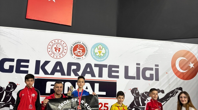 Aliağa'nın Genç Karatecileri Altınla Döndü: Ege Ligi'nde Dördüncülük