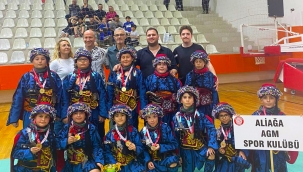 Aliağa'nın Halk Oyunları Ekibi İzmir'de Birincilik Kupasını Aldı