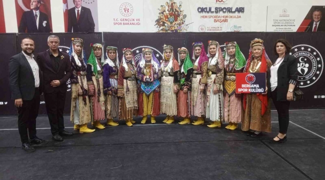 Bergama Spor Kulübü Halk Oyunları ekibi İzmir şampiyonu