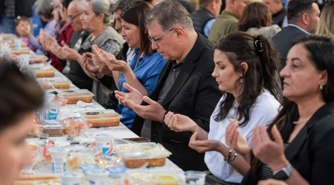 Birlik ve dayanışma sofrası Foça'da kuruldu