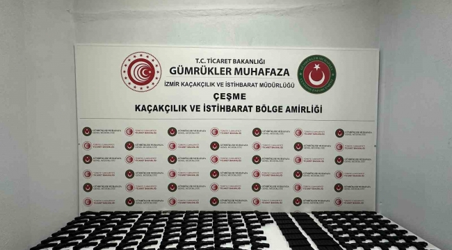 Çeşme Limanı'nda tırın içinden 138 tabanca çıktı