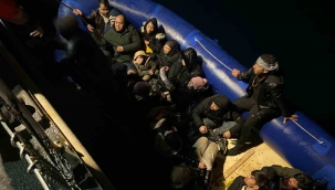 İzmir açıklarında 50 düzensiz göçmen yakalandı