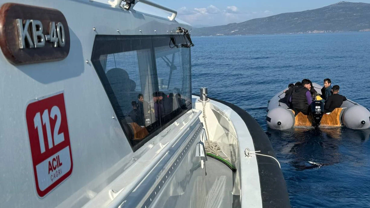 İzmir'de 25 kaçak göçmen yakalandı