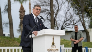 "Kol kola girince her şey çözülür"