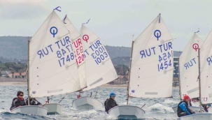 Türkiye Yelken Federasyonu'nun düzenlediği 2025 Türkiye Şampiyonası Çeşme'de devam ediyor