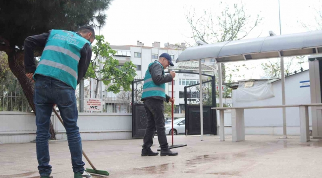 Yükümlüler camileri Ramazan Bayramı'na hazırlıyor