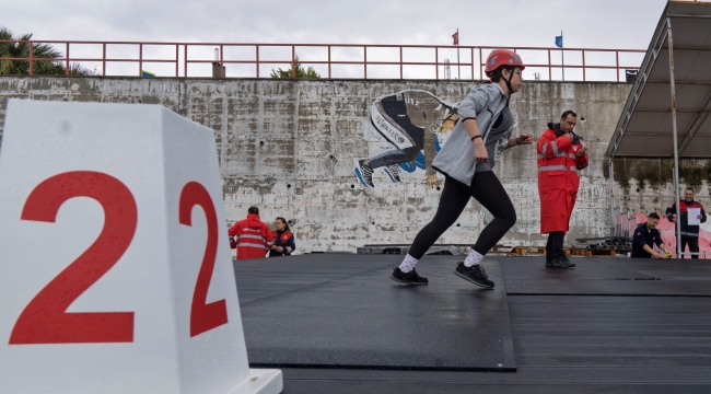 İtfaiyeci olmak için ter döküyorlar