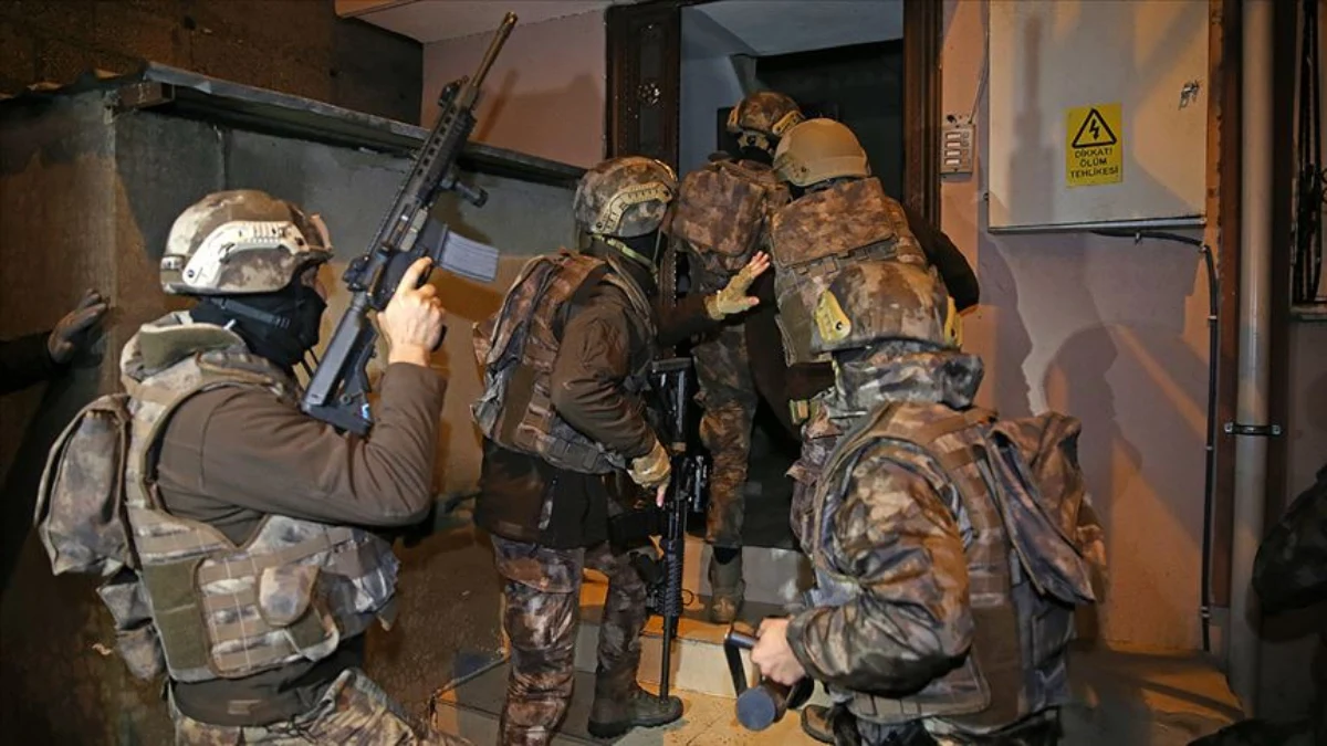 İzmir'de DEAŞ operasyonu: 13 gözaltı