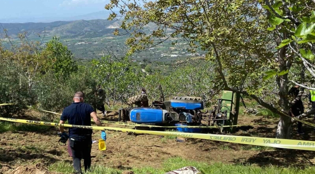 İzmir'de devrilen traktörün altında kalan sürücü yaşamını yitirdi