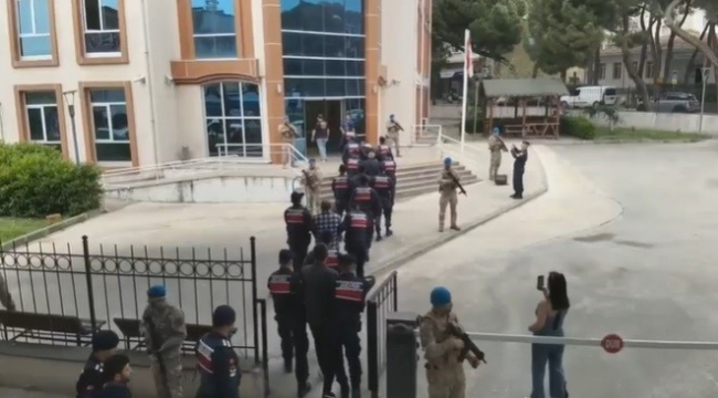 İzmir'de jandarmadan nefes kesen operasyon: Silahlı suç örgütü çökertildi