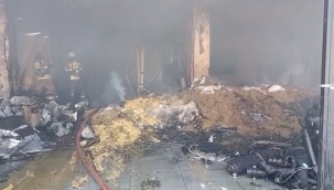 Tarım Marketinde Çıkan Yangın Mahallede Paniğe Neden Oldu