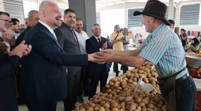 Menemen'de bir kapalı pazar yeri daha açıldı