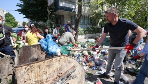 Başkan Görkem Duman vatandaşlarla çöp topladı