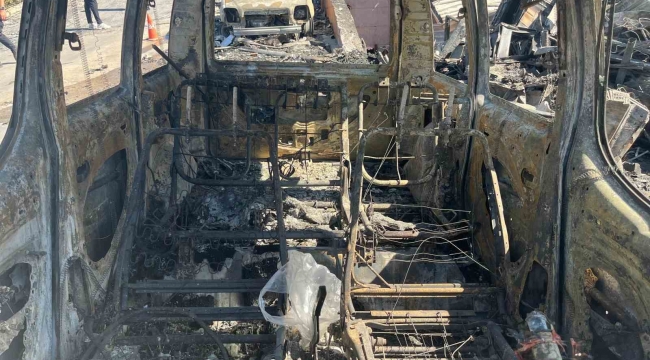 Buca Otokent'e sıçrayan orman yangında 25 araç kül oldu