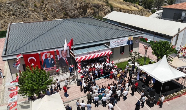 İzmir protokolü Menemen Ulukent Semt Polikliniği açılışında buluştu