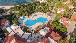 Ege'deki yangınlar turizmi de yaktı