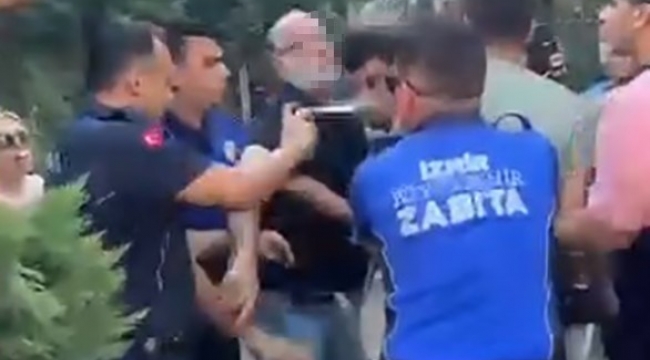 İzmir'de darp edilen seyyar satıcı, zabıtalardan şikayetçi oldu