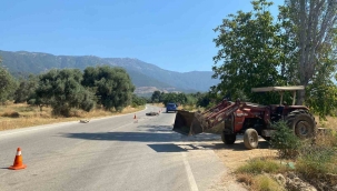 İzmir'de motosiklet ile traktör çarpıştı: 1 ağır yaralı