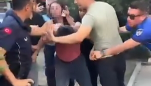İzmir'de zabıtadan seyyar satıcıya dayak tepki çekti