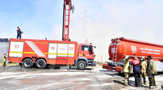 İzmir İtfaiyesi yangınlarla mücadelesini sürdürüyor