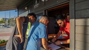 Spor istasyonlarının üçüncüsü Bostanlı'da hizmete açıldı