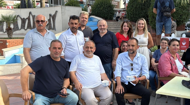 Zafer Partisi Aliağa İlçe Başkanlığı'ndan Demokrasi Meydanı'nda Aşure İkramı