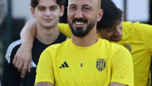 Ahmet İlhan Özek: "Şampiyon olacağımıza yürekten inanıyoruz"