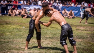 Başkan Tugay'dan yağlı güreş branşı müjdesi