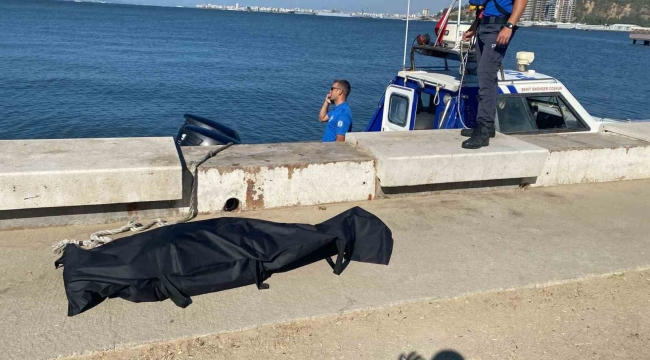Bayraklı Sahili'nde erkek cesedi bulundu