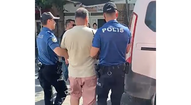 Bıçaklı gasp girişimine Konak polisinden suçüstü