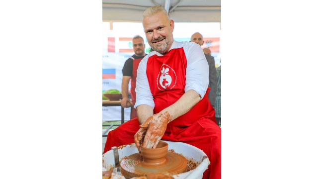 Dünya, çömleğin kalbi Menemen'de buluşuyor