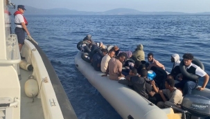 İzmir açıklarında 42 düzensiz göçmen yakalandı