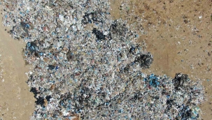 İzmir'de çöpten sıradağları