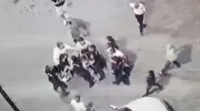 İzmir'de jandarma ekiplerine saldırı: 8 gözaltı, 2 firari