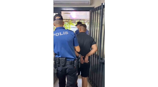 İzmir'de polisi darbeden saldırgan tutuklandı