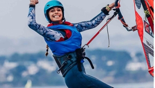  İzmirli Parla Kabasakal, Fransa'da Dünya Şampiyonluğunu ilan etti. 