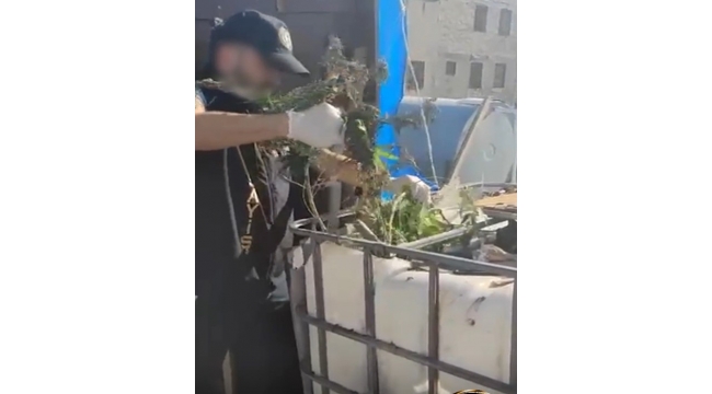 Tarihi Kemeraltı Çarşısı'nda uyuşturucu operasyonu: 3 gözaltı