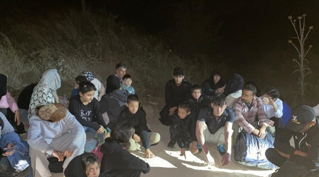 Yunanistan'ın geri ittiği 30 düzensiz göçmen kurtarıldı