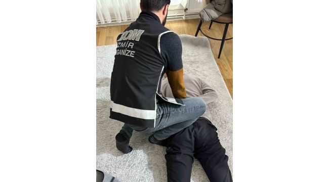 30 yıl hapisle aranan şahıs, Menemen'de gizlendiği evde yakalandı